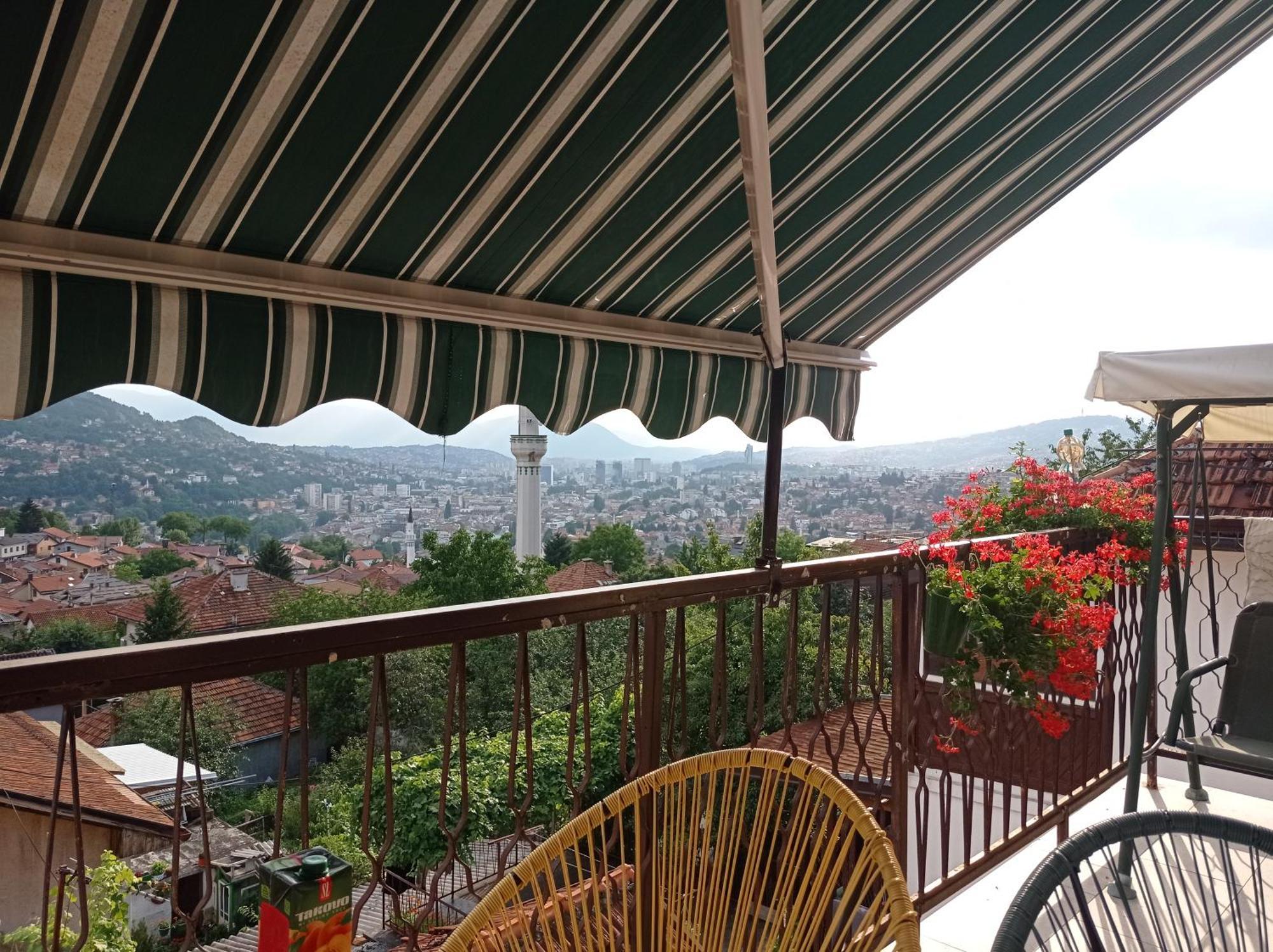 Romantic Sarajevo Bilik gambar